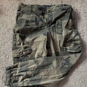 Sanctuary Olive Camouflage Cargo Pants-size 27